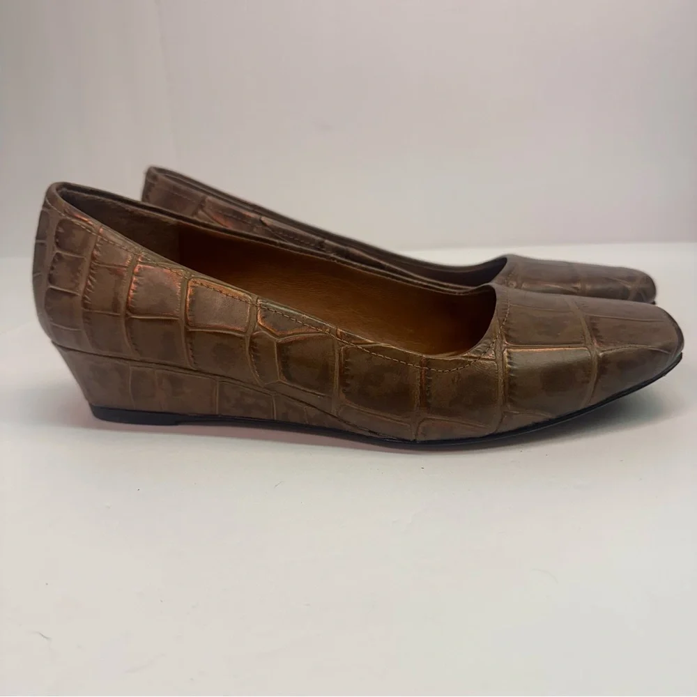 Donald J. Pliner chic croc